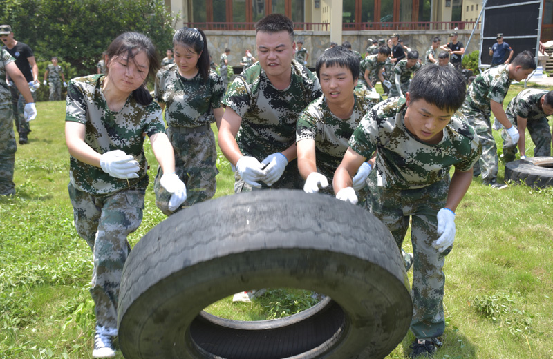 2019年中天城軌應屆畢業(yè)生入職培訓，通過拓展團建，加強了新員工的凝聚力與向心力。