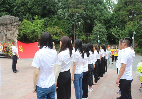 共筑百年夢、轉(zhuǎn)型創(chuàng)未來 ——中天八建開展慶祝建黨100周年黨員活動