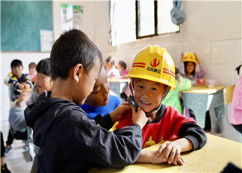 中天紅，點燃鄉(xiāng)村教育的星火！