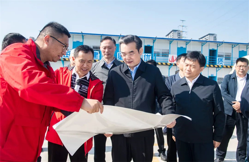 2024年10月30日，淮安市委書記史志軍帶隊(duì)視察了中天江蘇公司承建的“江蘇康乃馨高端織造和智能裝備制造一期項(xiàng)目”項(xiàng)目建設(shè)情況。