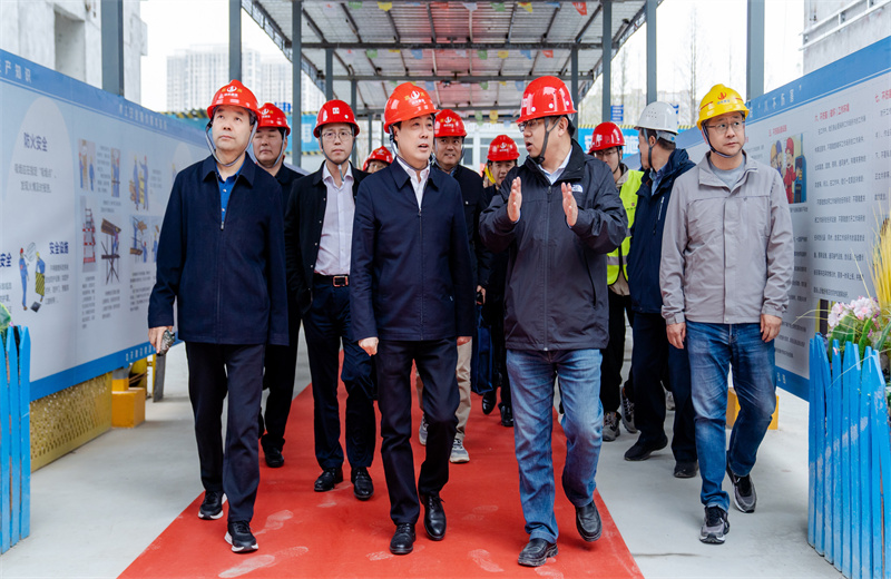 2025年3月28日，合肥市政協(xié)副主席、黨組成員陳明一行蒞臨安徽公司中海悅府項(xiàng)目，針對合肥市政協(xié)“無廢城市”建設(shè)工作進(jìn)行專題調(diào)研。