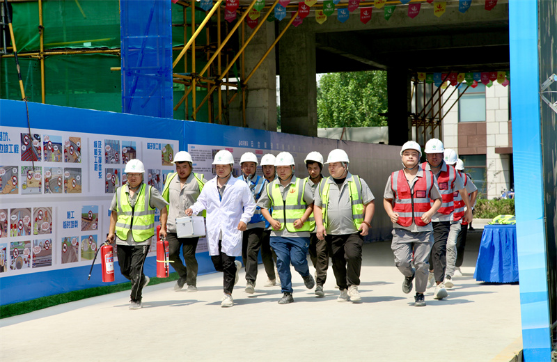 2025年6月24日，中海企業(yè)集團(tuán)山東公司“人人講安全，個(gè)個(gè)會(huì)應(yīng)急——查找身邊安全隱患”2025年“安全生產(chǎn)月”主題活動(dòng)在天津公司濟(jì)南中海天空之鏡項(xiàng)目成功舉辦。