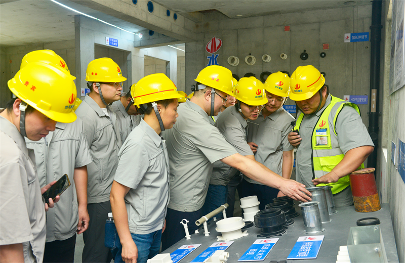 為進(jìn)一步推進(jìn)優(yōu)質(zhì)客戶高效履約，提升交付品質(zhì)、達(dá)成客戶滿意，2025年6月25日，中天建設(shè)集團(tuán)在上海組織召開2025年越秀地產(chǎn)、華潤置業(yè)客戶履約推進(jìn)會(huì)。