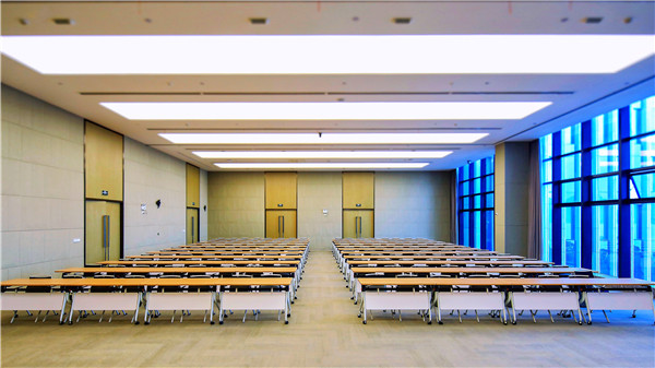 大會(huì)議室.jpg